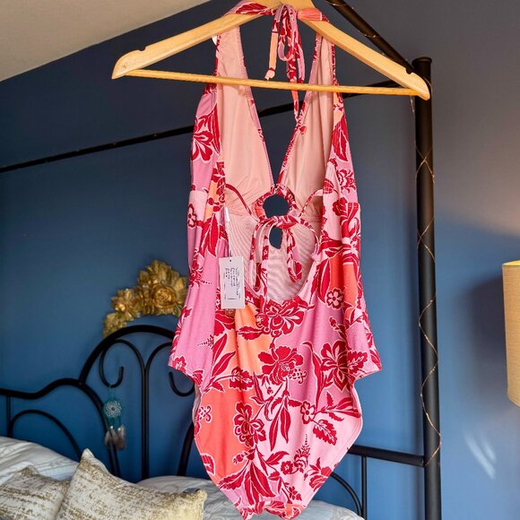 NWT Onshore La Perouse Pink Tropical Hermitage Print One Piece Swimsuit - Picture 4 of 10